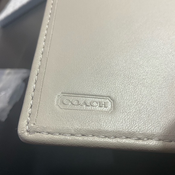 Coach Factory Wallet NWT Grey ID Window Bifold - Picture 3 of 4